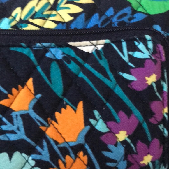 Vera Bradley wristlet. In pattern Midnight Blues. - Picture 2 of 7